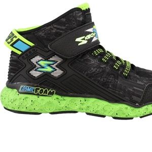 Skechers sneakers brand new in box